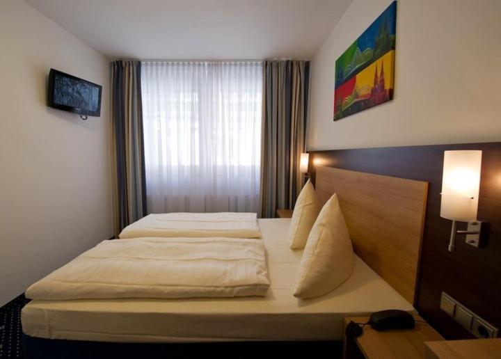 غرفة قياسية, Callas  Am Dom