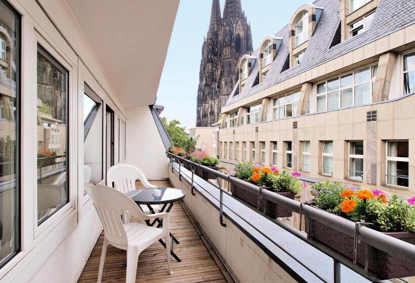 غرفة قياسية ثلاثية, Callas  Am Dom