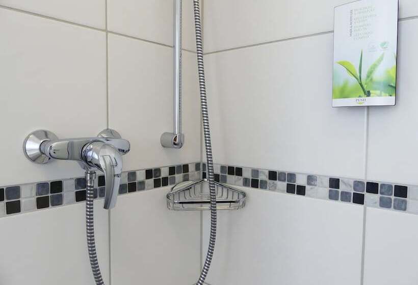 غرفة قياسية ثلاثية, Callas  Am Dom