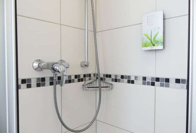 غرفة قياسية ثلاثية, Callas  Am Dom