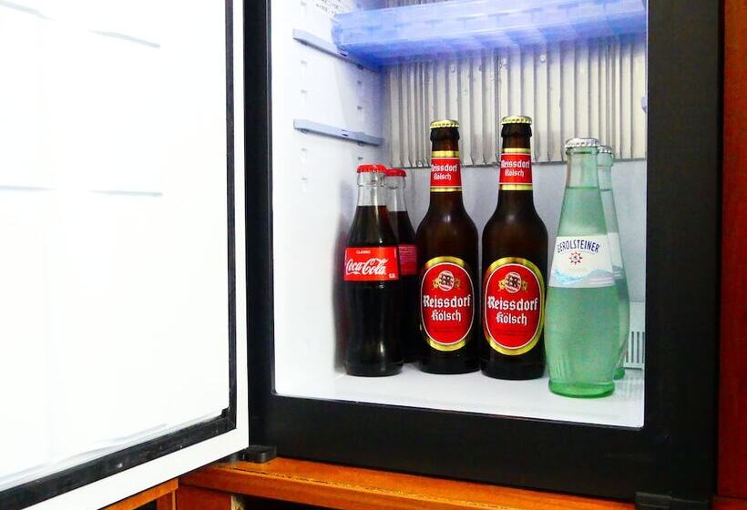 غرفة قياسية ثلاثية, Callas  Am Dom