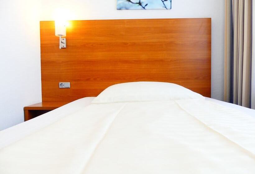 غرفة قياسية فردية, Callas  Am Dom