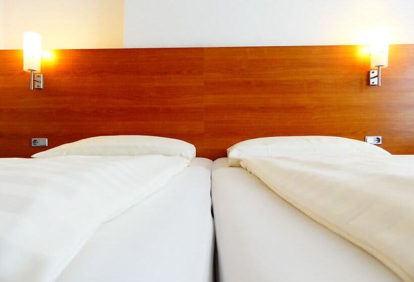 غرفة قياسية, Callas  Am Dom