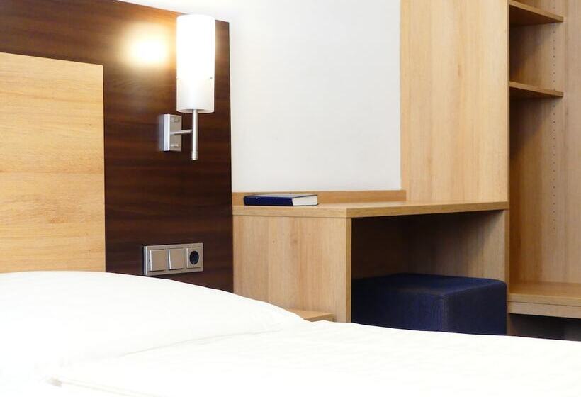 غرفة قياسية ثلاثية, Callas  Am Dom