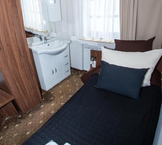 Номер Стандарт Индивидуальный, Und Restaurant Lowenbrau Koln