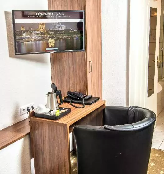 اتاق اکونومی, Und Restaurant Lowenbrau Koln
