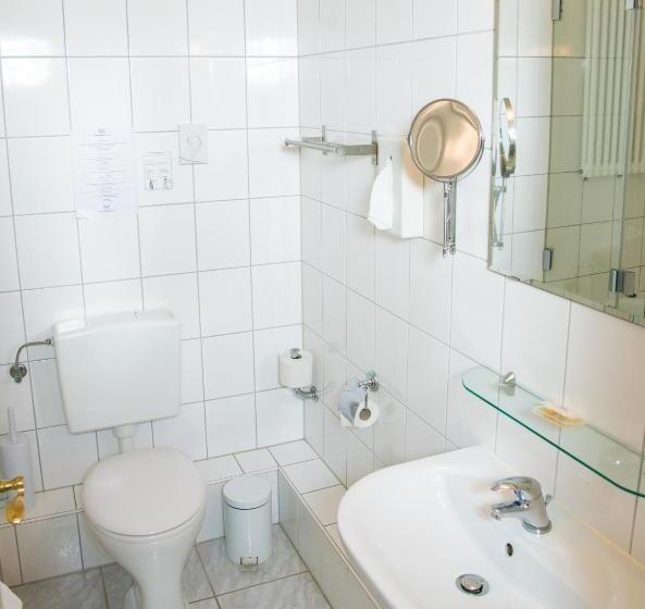 Номер Economy, Und Restaurant Lowenbrau Koln