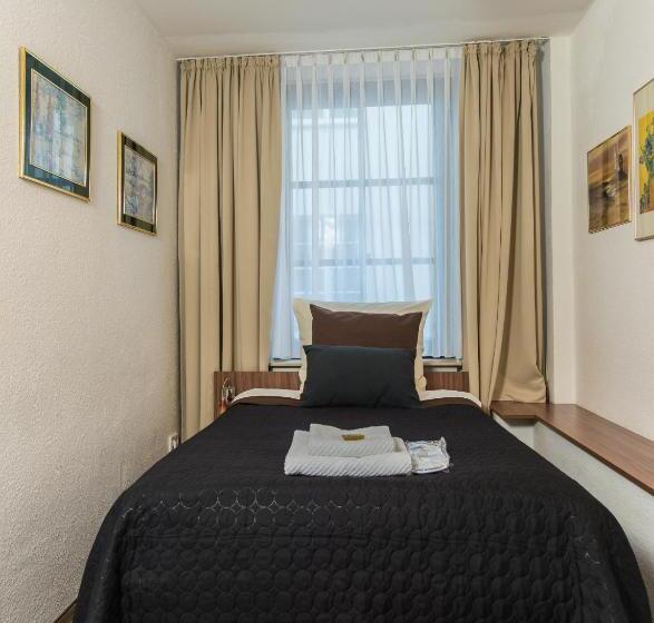 Номер Economy, Und Restaurant Lowenbrau Koln