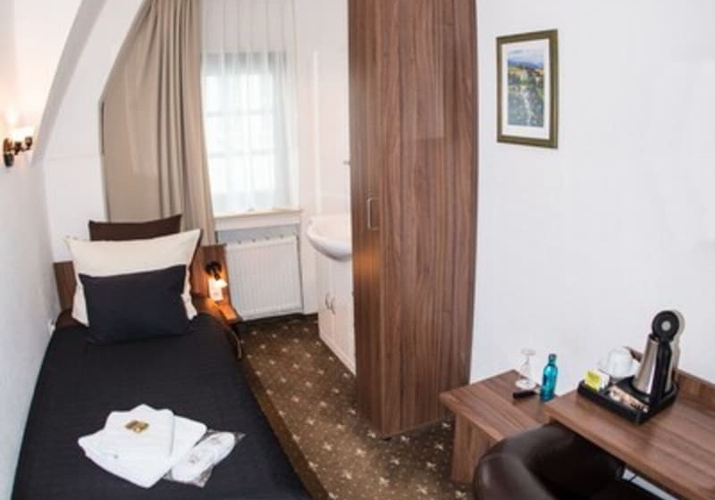 Номер Стандарт Индивидуальный, Und Restaurant Lowenbrau Koln