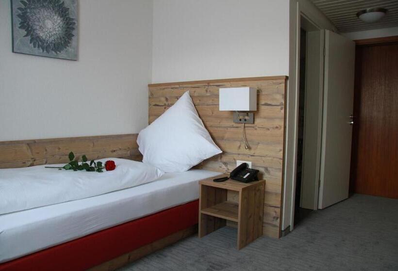 חדר סטנדרט יחיד, Lamm