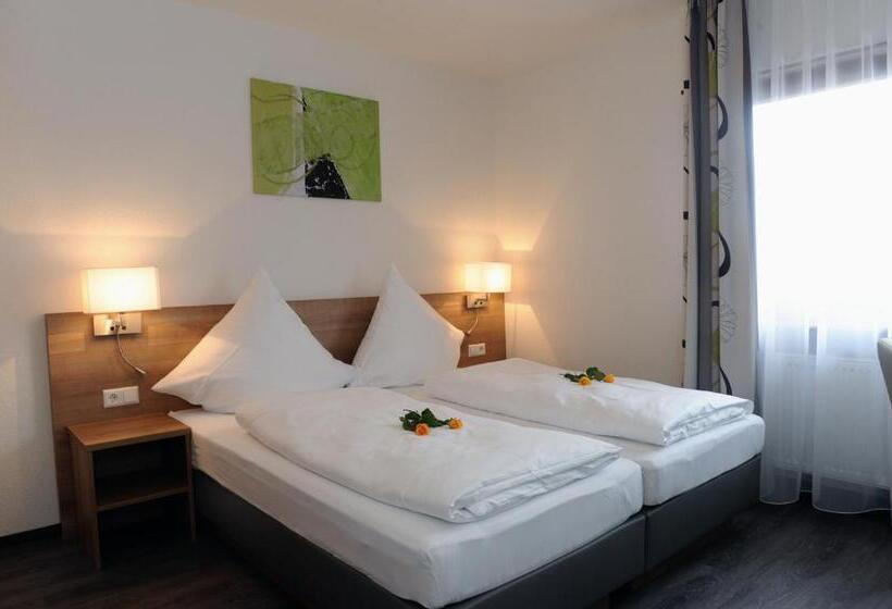 חדר בסיסי, Lamm