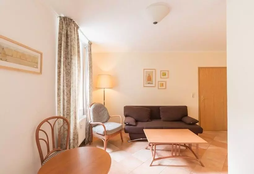 Chambre Familiale, Markgraf Leipzig