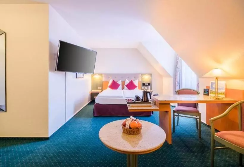 コンフォートトリプルルーム, Plaza Hotel Blankenburg Ditzingen, Sure Hotel Collection