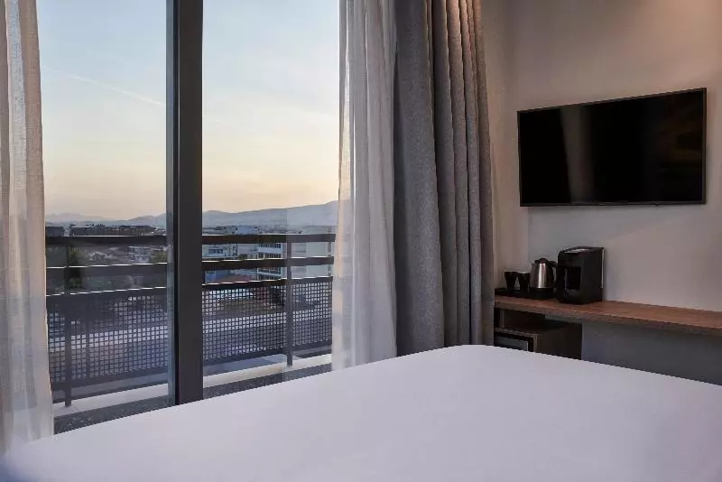 クイーンサイズベッドのスタンダードルーム, Plaza Hotel Blankenburg Ditzingen, Sure Hotel Collection