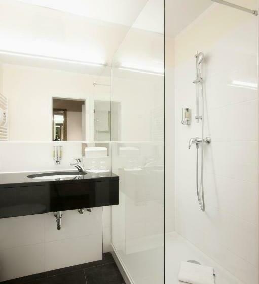 اتاق استاندارد سه نفره, Rivoli Charme