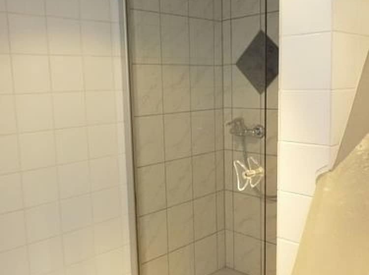 スイート, Zur Krone