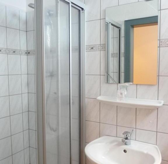 スタンダードシングルルーム, Zur Krone