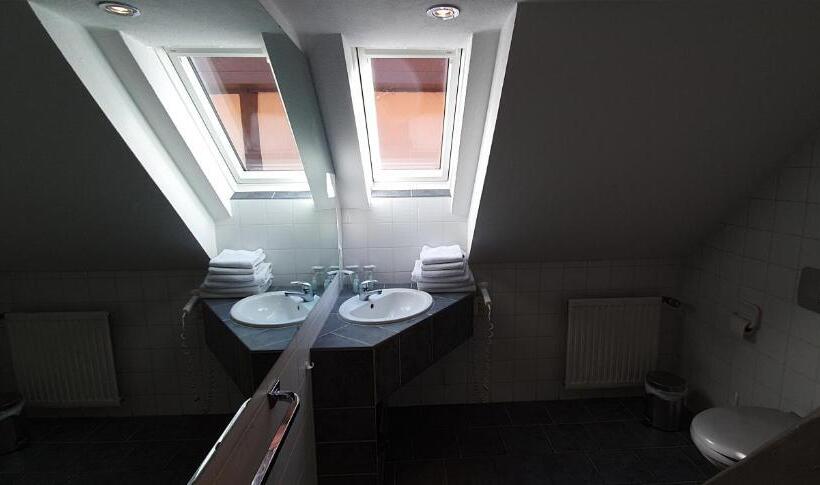 スイート, Zur Krone