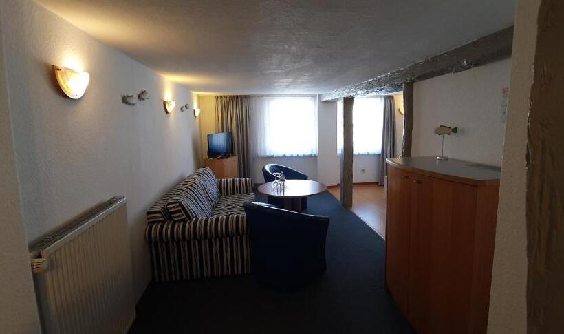 スイート, Zur Krone