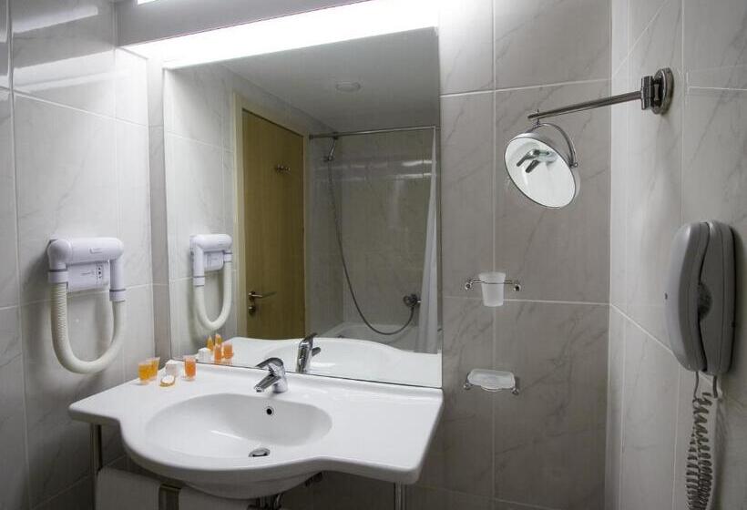 اتاق خانوادگی, Airotel Achaia Beach