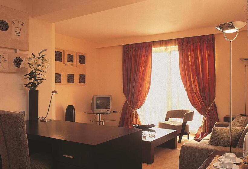 سوییت با چشم‌انداز دریا, Airotel Achaia Beach