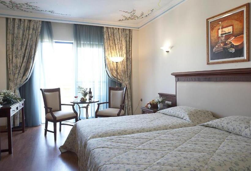 غرفة قياسية إطلالة جانبية علي البحر, Atrium Palace Thalasso Spa Resort And Villas