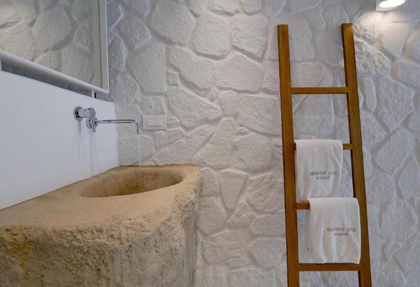 带泳池观景的豪华房, Andronikos