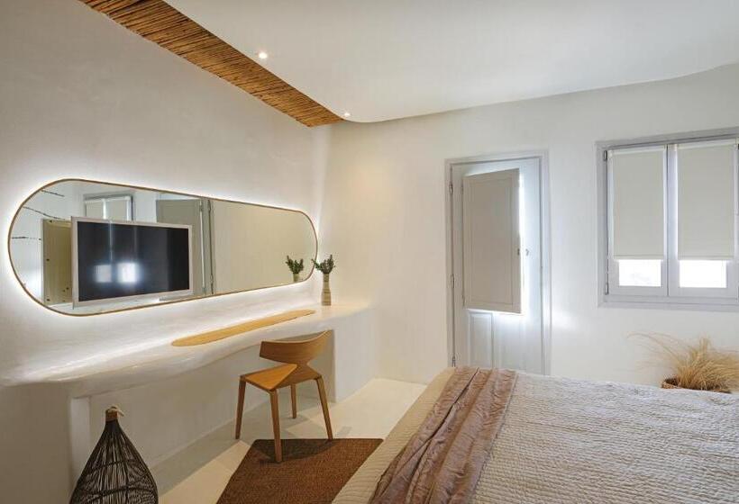 标准房带园景, Andronikos