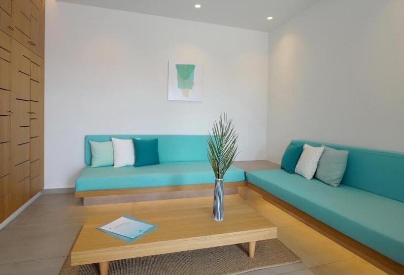 带园景的小型套房, Andronikos