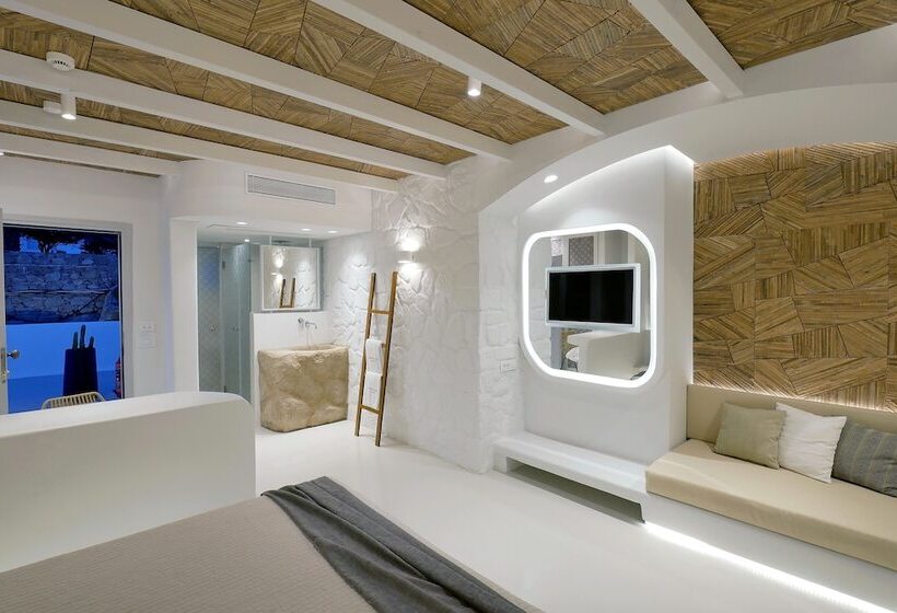 带泳池观景的豪华房, Andronikos