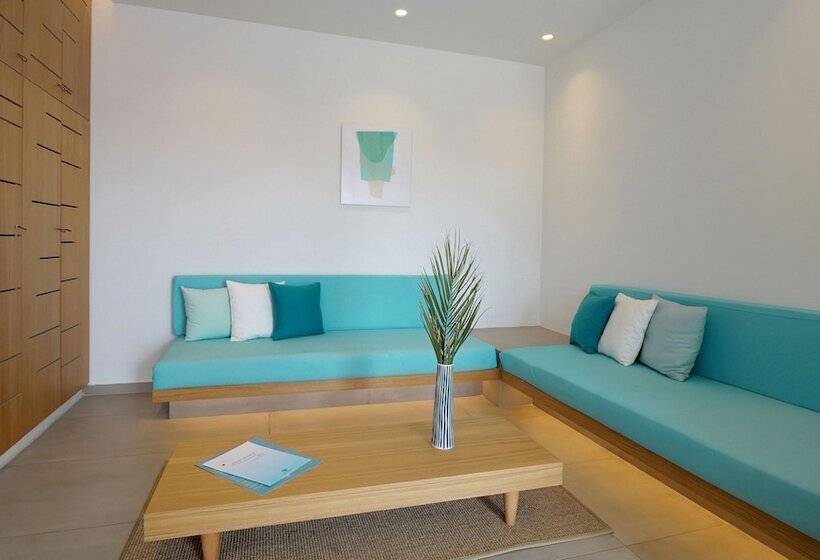 带园景的小型套房, Andronikos