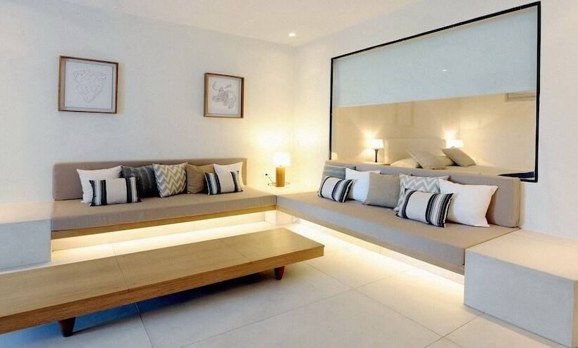 套房带园景, Andronikos