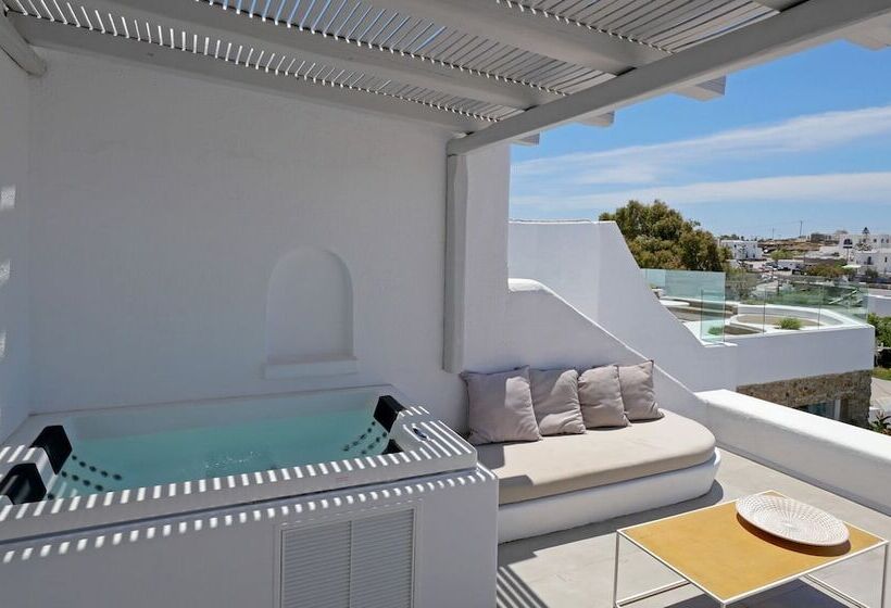 带按摩浴缸和海景的套房, Andronikos