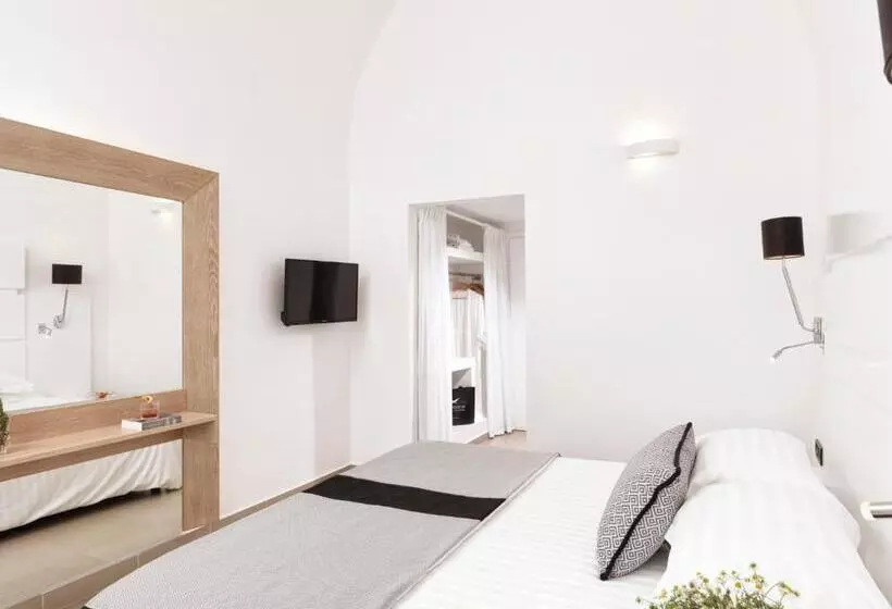 اتاق استاندارد با بالکن, Aressana Spa Hotel & Suites ,Small Luxury Hotels of The World