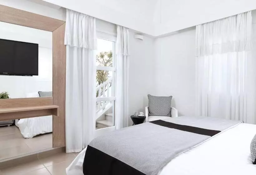 اتاق استاندارد با بالکن, Aressana Spa Hotel & Suites ,Small Luxury Hotels of The World
