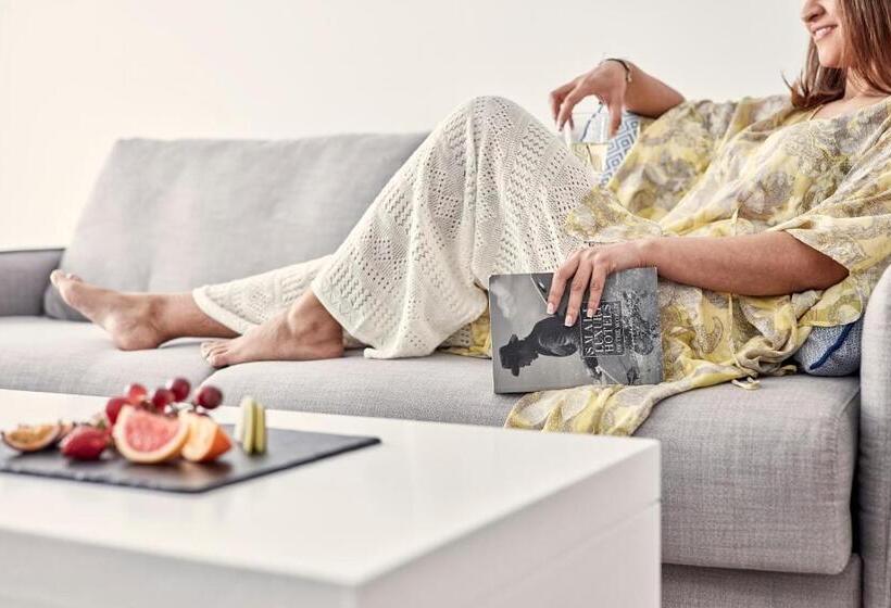 带按摩浴缸和海景的套房, Aressana Spa Hotel & Suites   Small Luxury Hotels Of The World