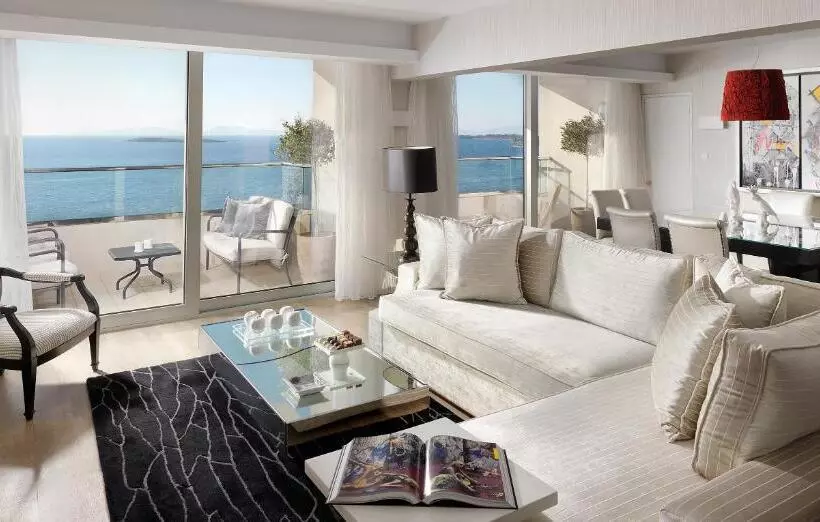 سوئیت پرزیدنت, Divani Apollon Palace & Thalasso