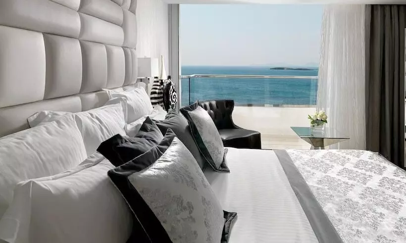 سوئیت پرزیدنت, Divani Apollon Palace & Thalasso