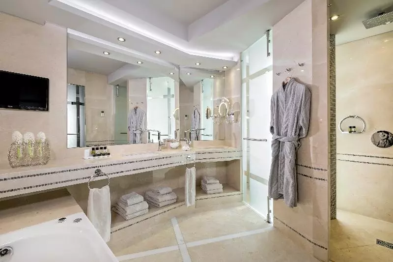 سوییت لوکس, Divani Apollon Palace & Thalasso