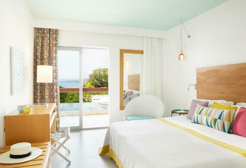 オーシャンビュースーペリアールーム, Eagles Palace