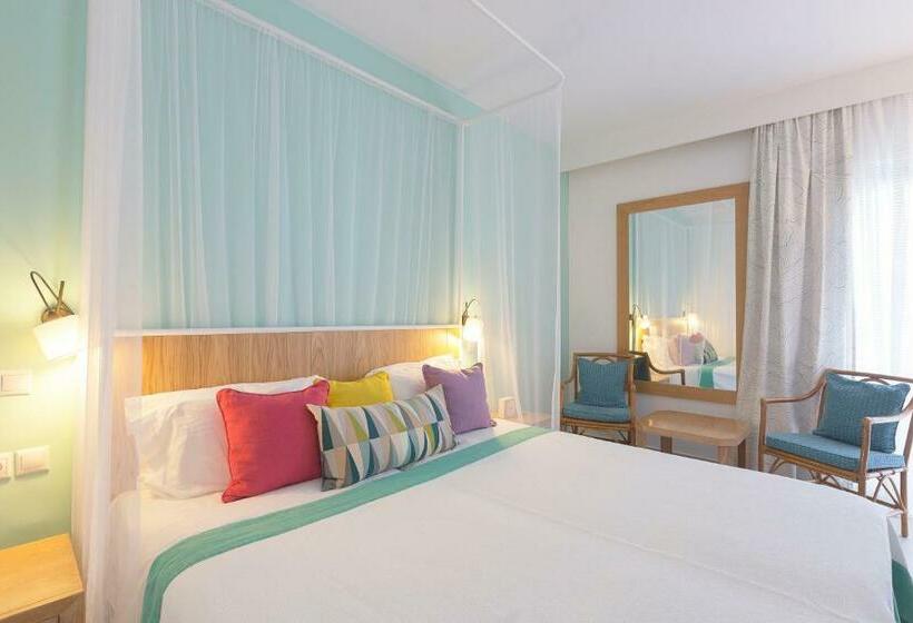 ガーデンビュースーペリアールーム, Eagles Palace