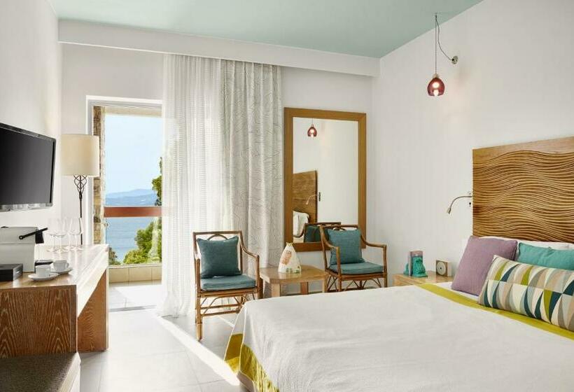 オーシャンビュースーペリアールーム, Eagles Palace