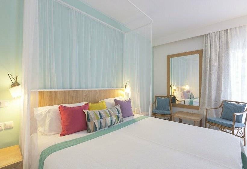 ガーデンビュースーペリアールーム, Eagles Palace