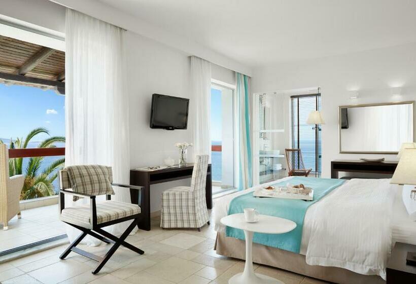 オーシャンビュージュニアスイート, Eagles Palace