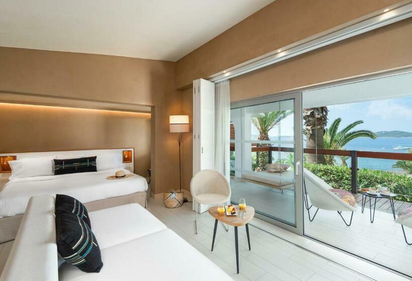 スタンダードバンガロー, Eagles Palace