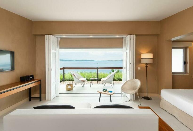 オーシャンビューのスタンダードバンガロー, Eagles Palace