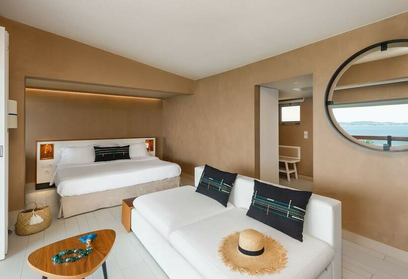 オーシャンビューのスタンダードバンガロー, Eagles Palace