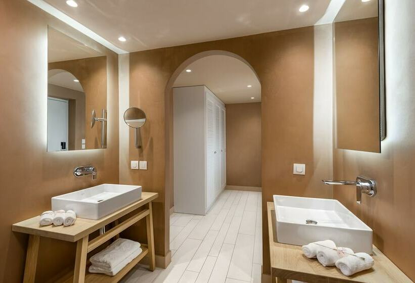 オーシャンビューのスタンダードバンガロー, Eagles Palace