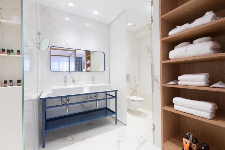 2 Bedrooms Suite Sea View, Eagles Palace