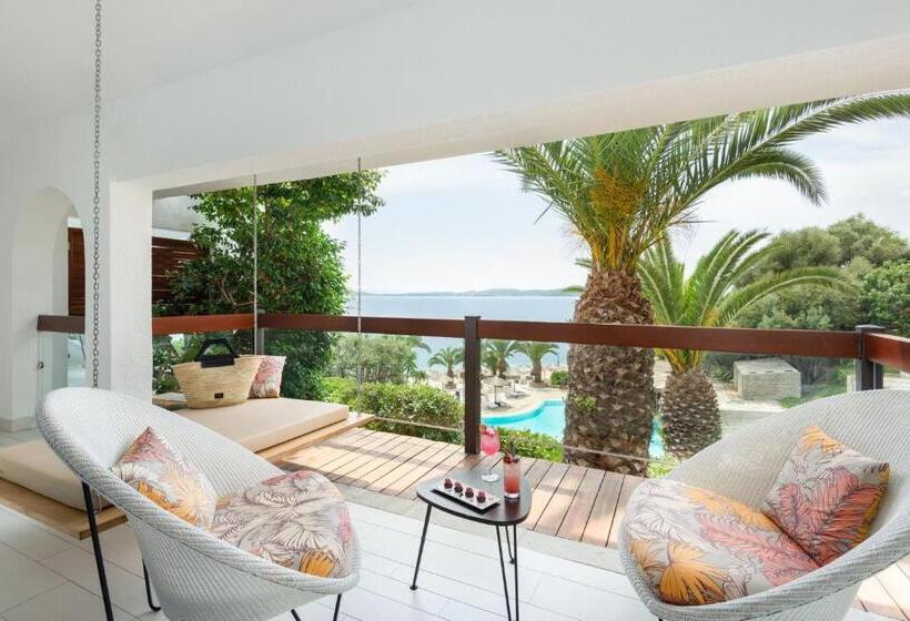 2 Bedrooms Standard Bungalow Sea View, Eagles Palace